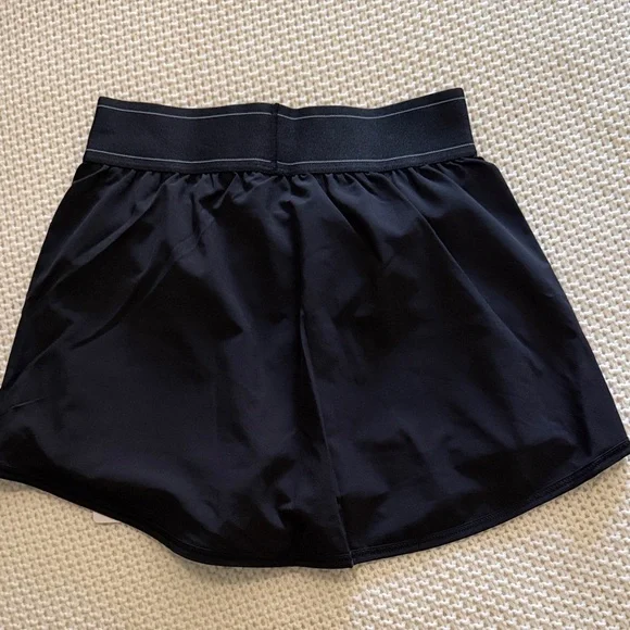 ALO Yoga Women's Dark Gray Skort - Picture 2 of 5